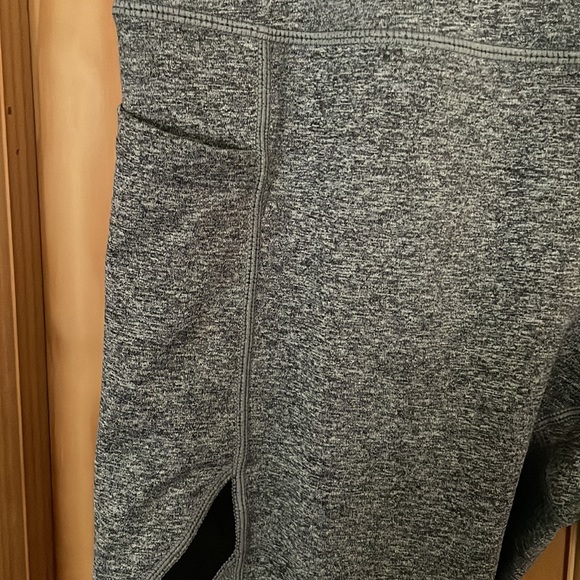 Women’s Yoga Leggings with Side Pocket and Tummy Control-Medium - Picture 8 of 8